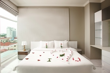 Honeymoon Suite